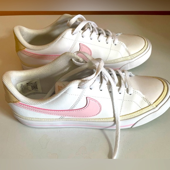 Nike court legacy big kids size 5 in boys 7 in women - Picture 2 of 3